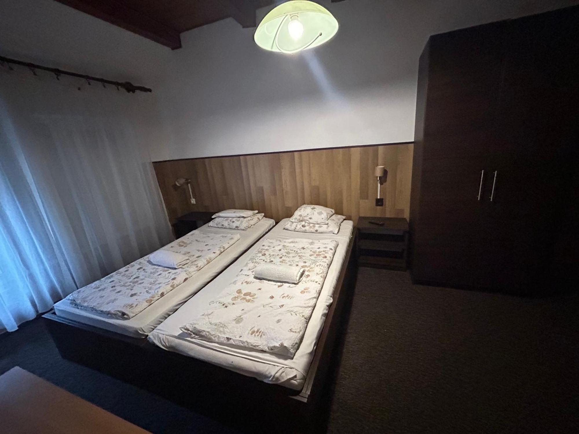 若莎卡特酒店 Nyíregyháza 外观 照片