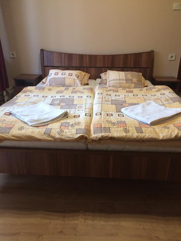 若莎卡特酒店 Nyíregyháza 外观 照片